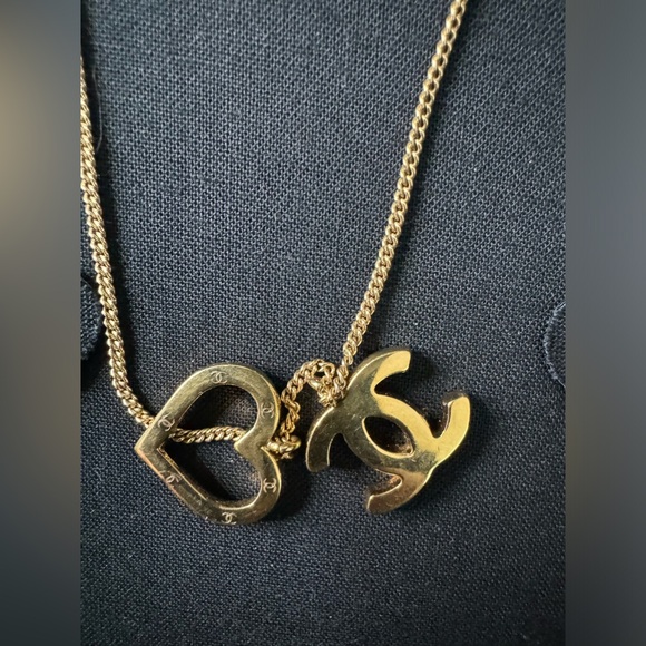 CHANEL Necklace CC Logo & Heart Charms Gold Plated w/Box & COA - Picture 5 of 8